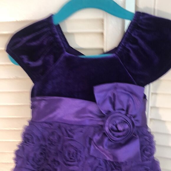 Floral Chiffon & Velvet Dress with crinoline back tie & buttons by Jona Michelle - Picture 4 of 13